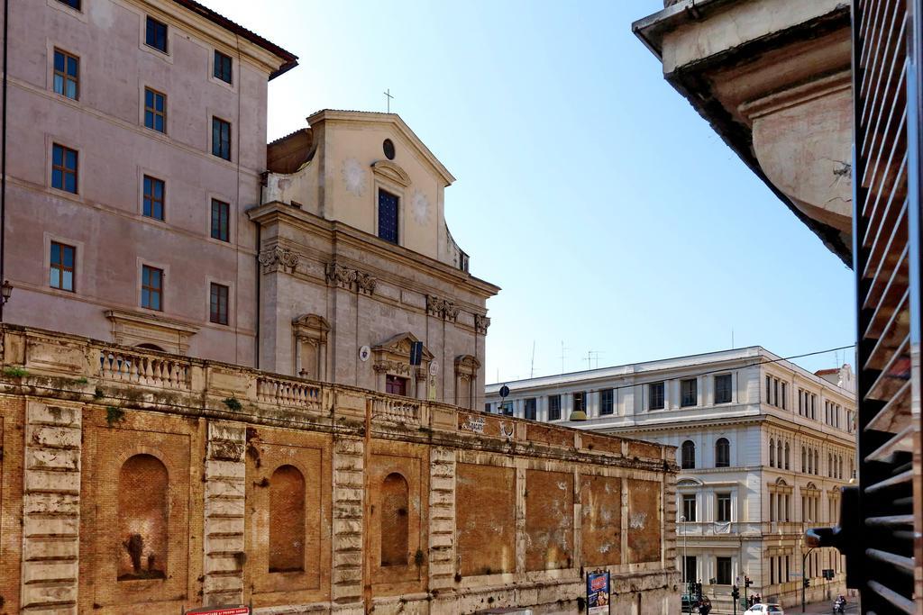 Cozy Apartment Fabia 300 Mt From Colosseum Exterior foto