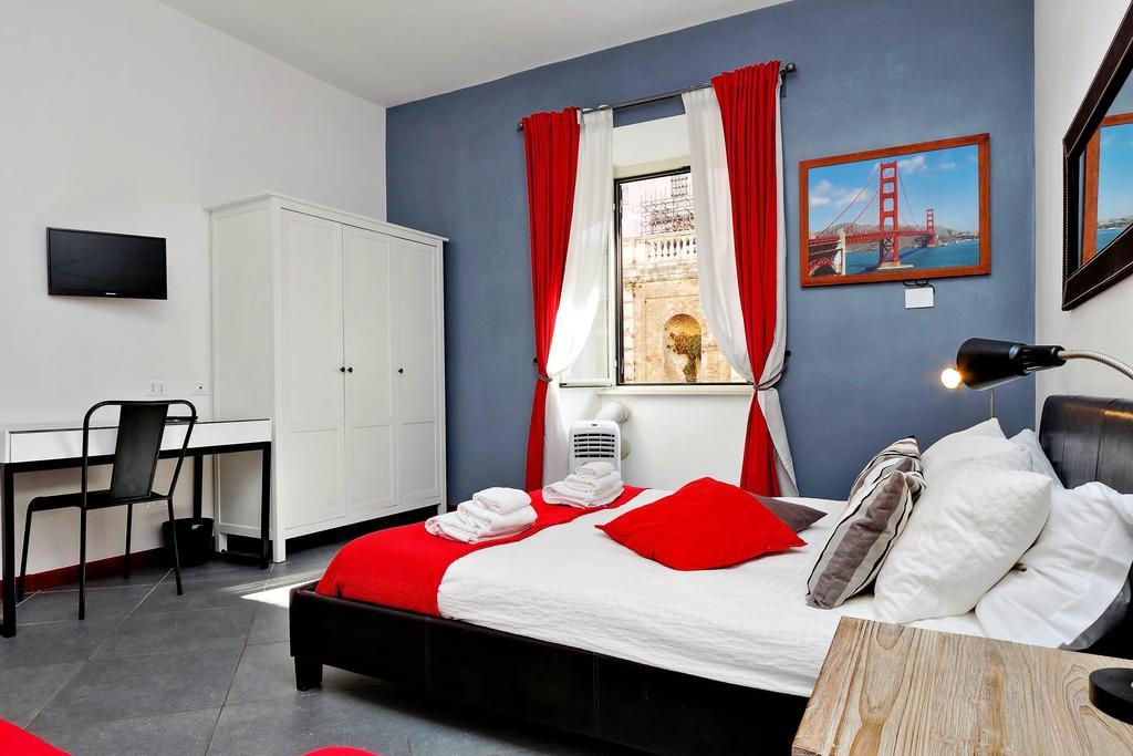 Cozy Apartment Fabia 300 Mt From Colosseum Exterior foto