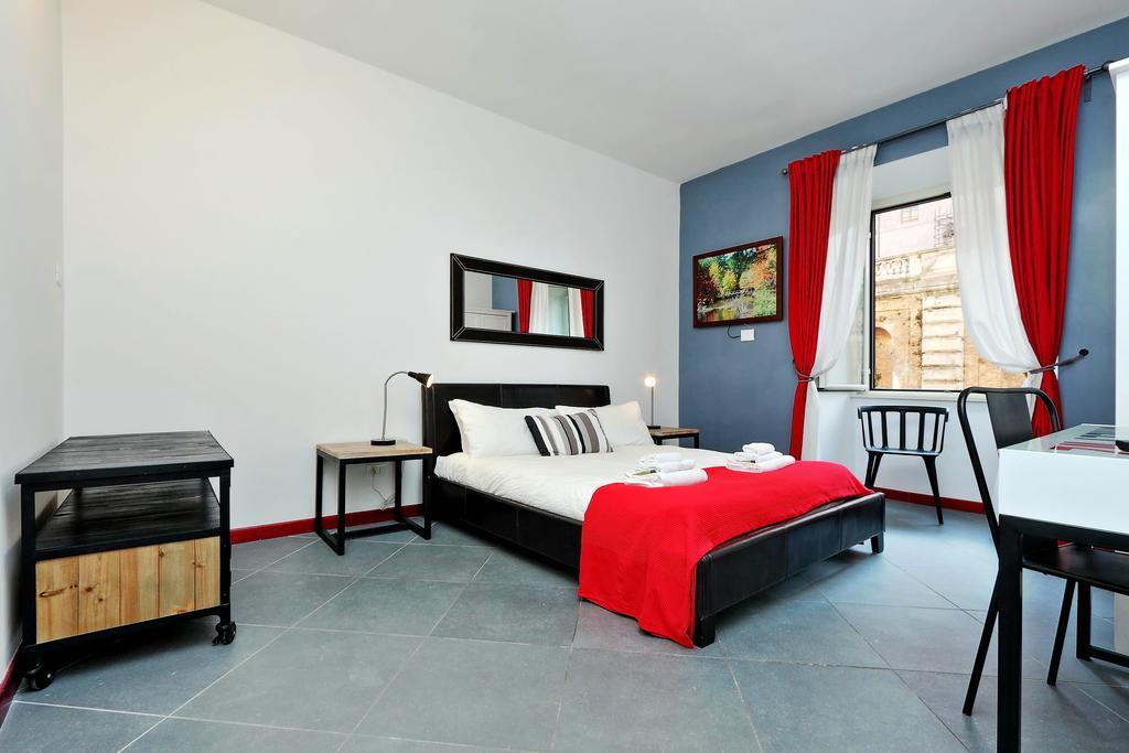 Cozy Apartment Fabia 300 Mt From Colosseum Exterior foto